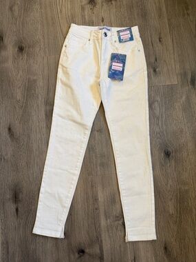 Supreme Women Skinny Jeans in Off-White